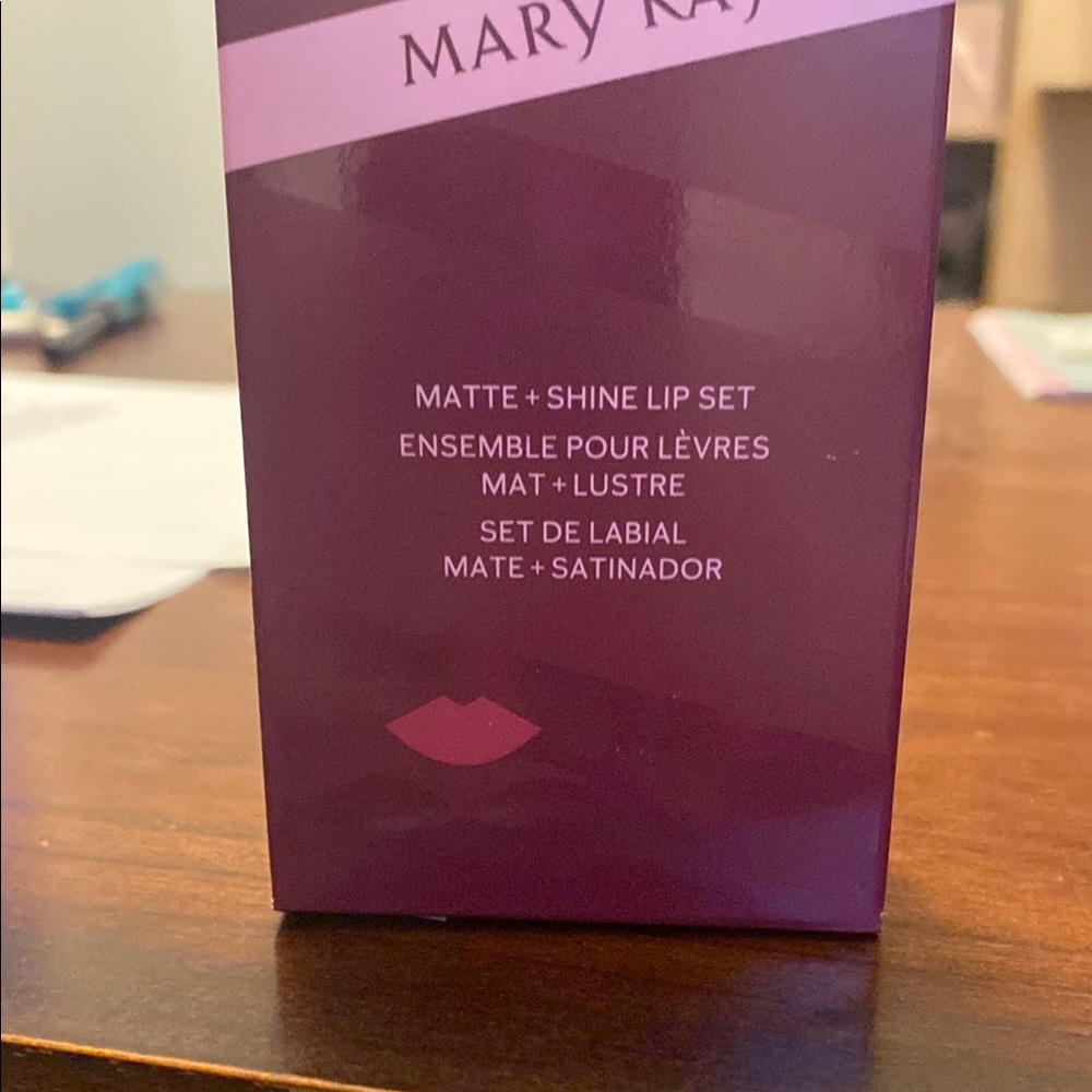 Mary Kay Pink Lip Balm & Gloss Set